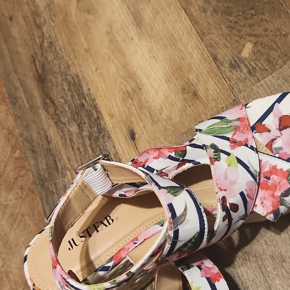 Wedges - Picture 4 of 9